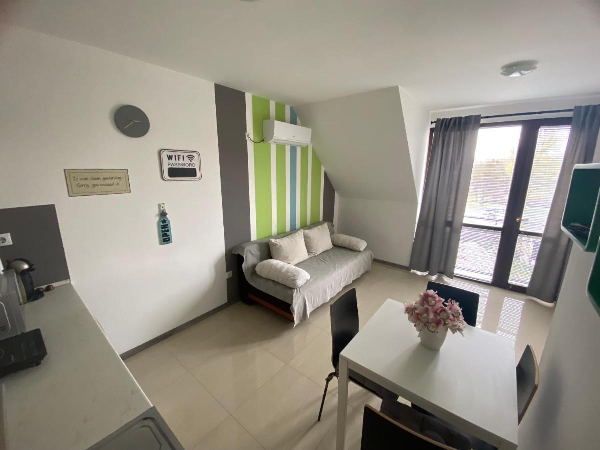 Апартаменты Lexi Family Apartman Хайдусобосло Экстерьер фото